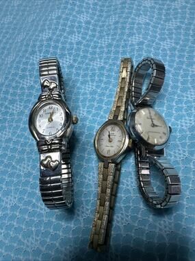 Collection Of 3 Watches - For Repairs & Parts 1 Watch-it, Risa
